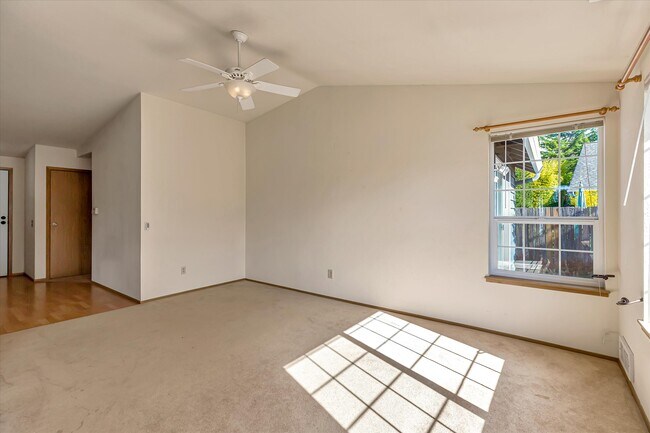 Building Photo - 11831 SE 261st Pl