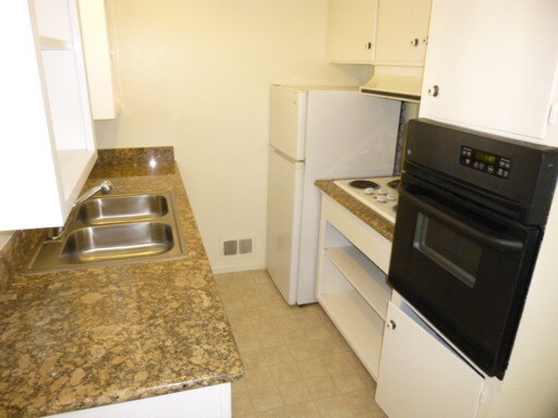 Building Photo - 2378 Sir Francis Drake Blvd