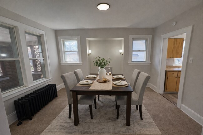 Foto del edificio - Newly Renovated 5-Bedroom Akron Home with Huge Deck + Fenced Yard