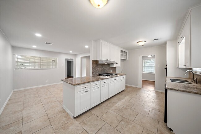 Foto del edificio - 9779 Westview Dr