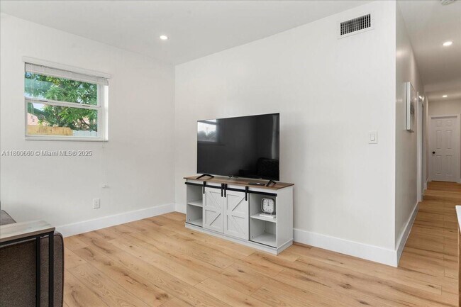 Foto del edificio - 6532 SW 59th Ct