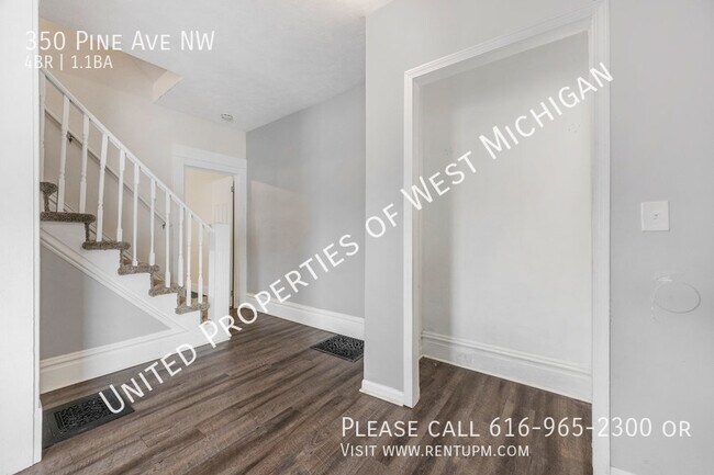 Foto del edificio - Available Now | 4 Bedroom 1.5 Bath Single ...
