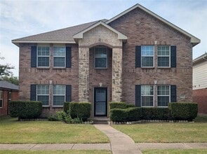 Building Photo - 1308 Lamar Ln