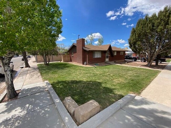Foto del edificio - 3 Bedroom 2 Bath Single Family Home