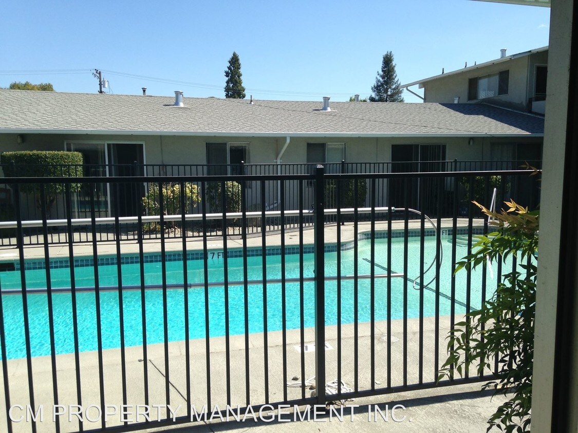 Building Photo - 2483 Whitney Dr