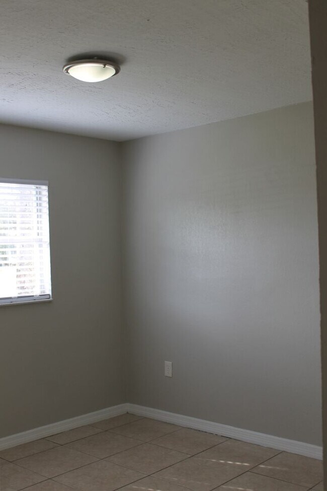 Building Photo - Do not miss this 3-bedroom 1 bath home in ...