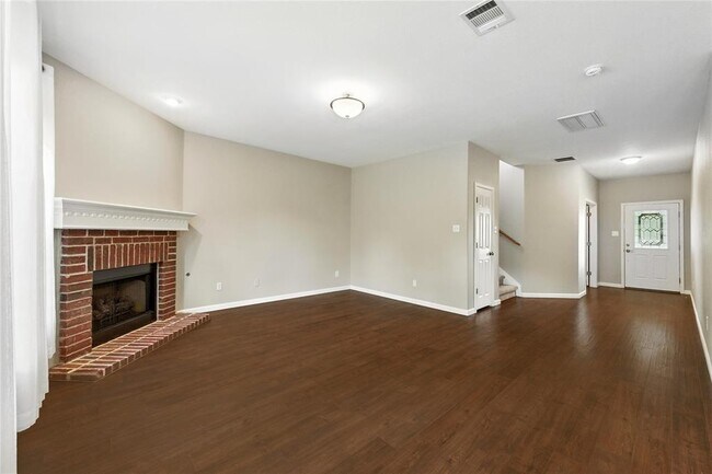 Building Photo - 105 Hal Sutton Cove