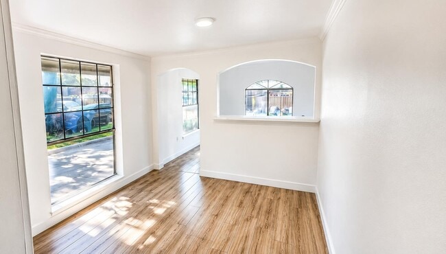 Building Photo - 2704 Keeler St