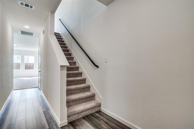 Foto del edificio - 6231 Old Bridge Way