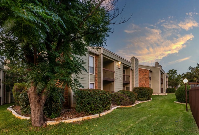 Building Photo - Summer Creek Apartments