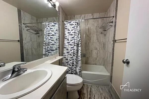 Primary Photo - 150 E 85th St