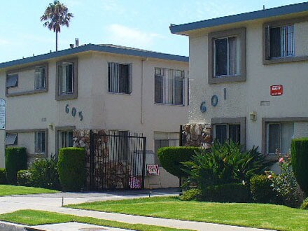 Building Photo - 601 W Hyde Park Blvd