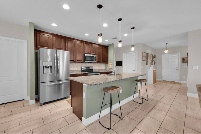 Foto del edificio - 615 NW Monticello Pl