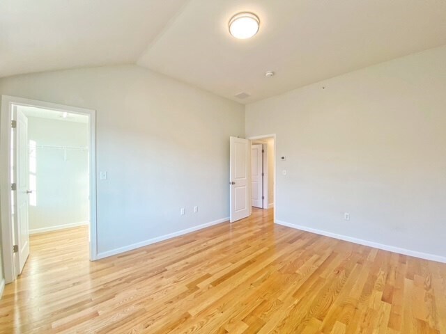 Building Photo - 138 Elm St