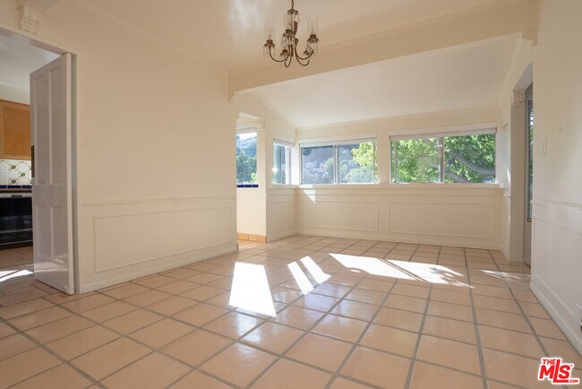 Foto del edificio - 2401 Meadow Valley Terrace