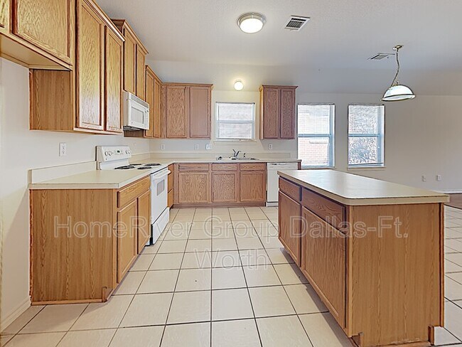 Building Photo - 9964 Sourwood Dr