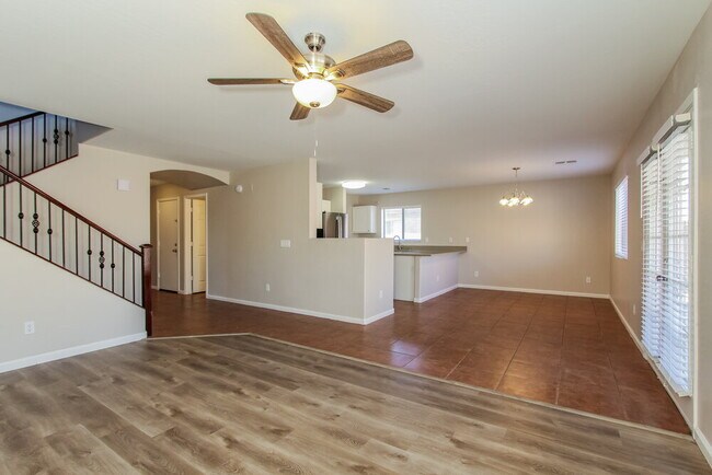 Building Photo - 5907 S 32nd Ln