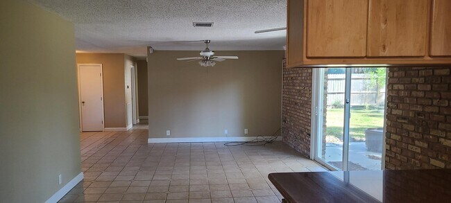 Foto del edificio - 11123 Hazelhurst Dr