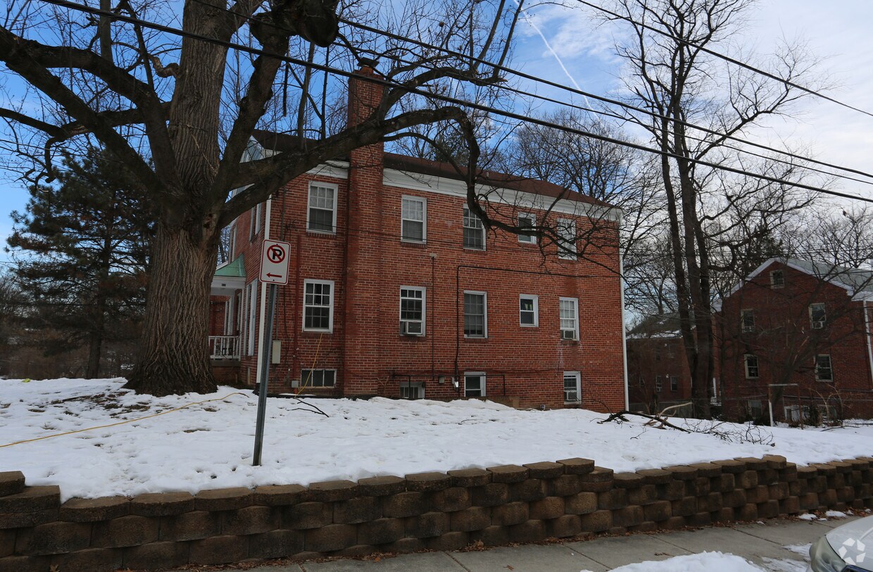 Foto del edificio - 8401 Greenwood Ave