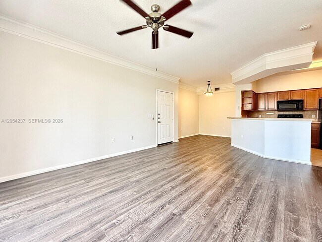 Foto del edificio - 9208 Myrtlewood Cir W