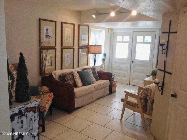 Building Photo - 8 10th St