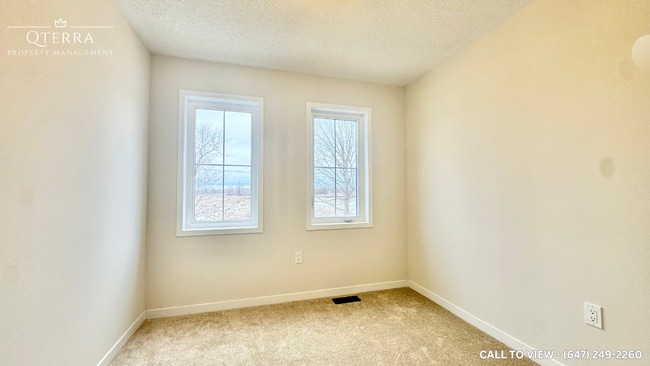 Building Photo - 43 Kingbird Cmn