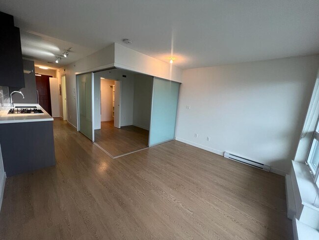 Photo du bâtiment - 3110-13750 100 Ave