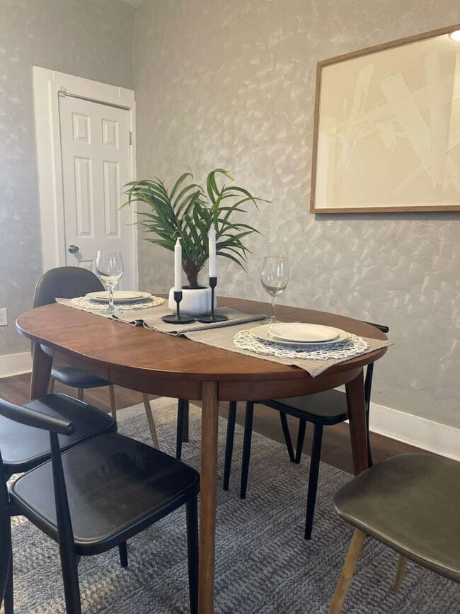 Foto del edificio - 645 Dumbarton Ave