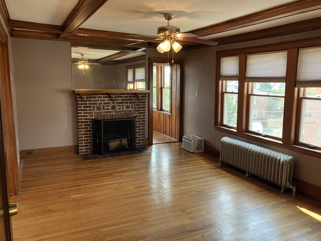 Building Photo - 93 Hillside Rd