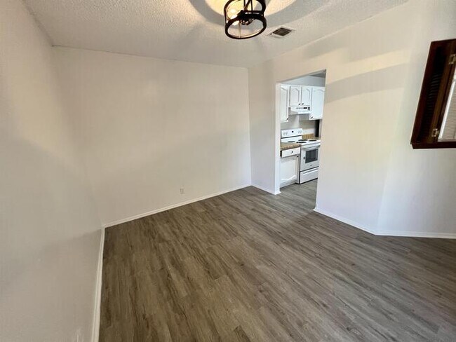 Building Photo - 6805 Neston Dr