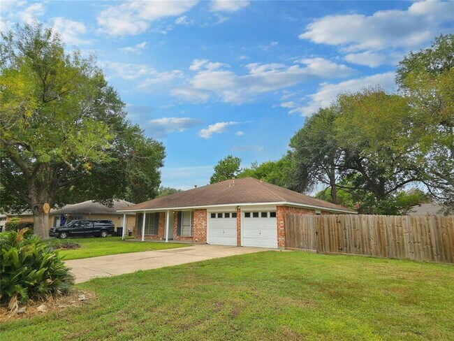 Building Photo - 5387 Lincoln Green Dr