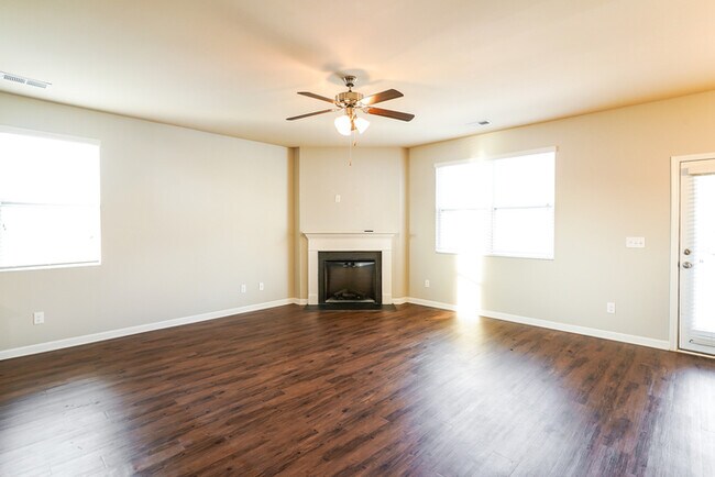 Foto del edificio - 217 Autumn Terrace Ln