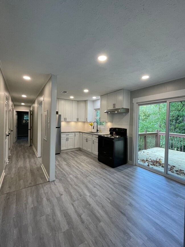 Building Photo - 1206 Willow Ct NW