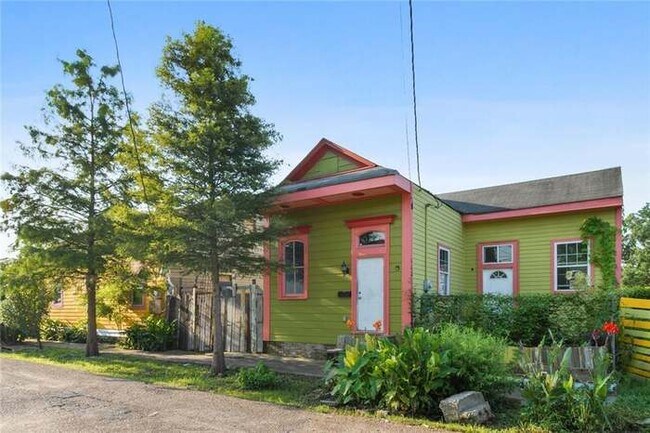 Foto del edificio - 1674 N Robertson St