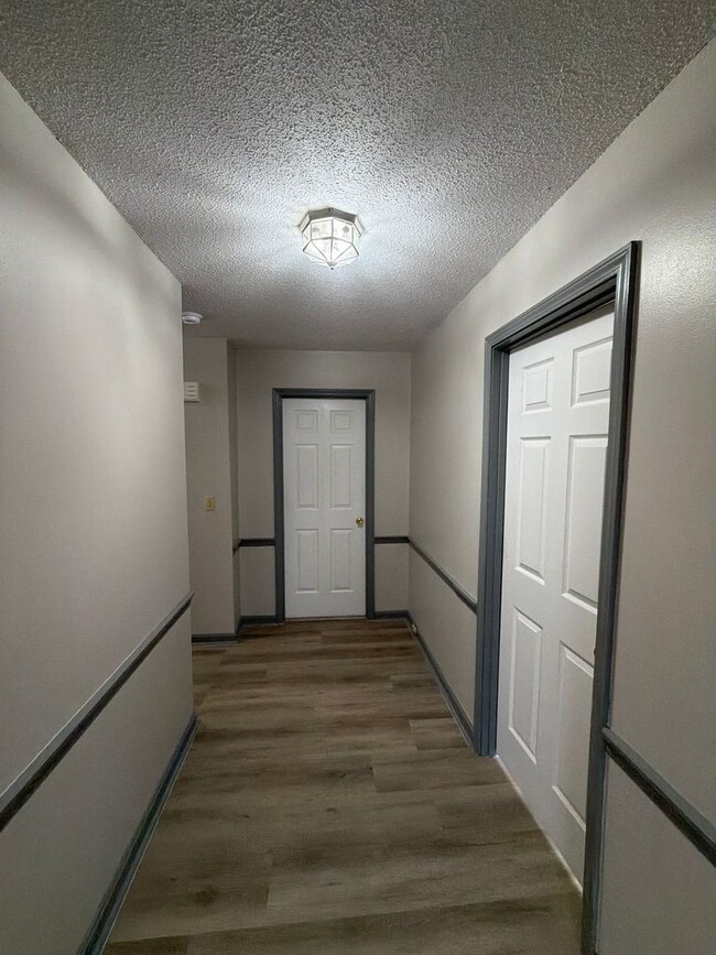 Building Photo - New Listing!!