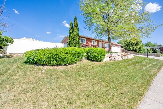 Foto del edificio - 9325 Quail Hollow Cir