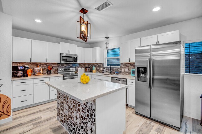 Building Photo - 5918 Lattimer Dr