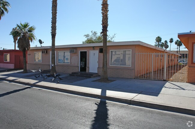 Building Photo - 2204 Sunrise Ave