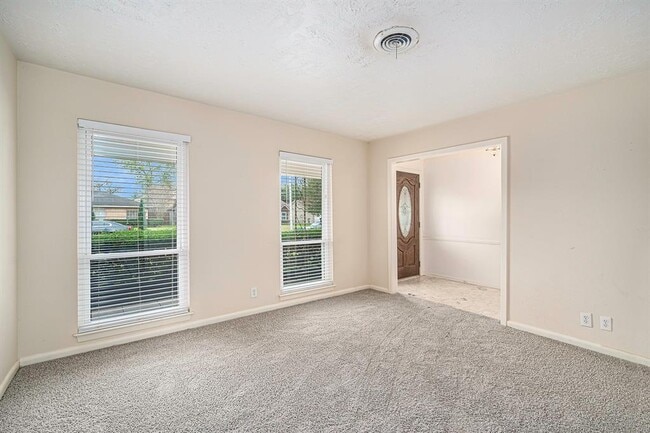 Building Photo - 9315 Val Verde St
