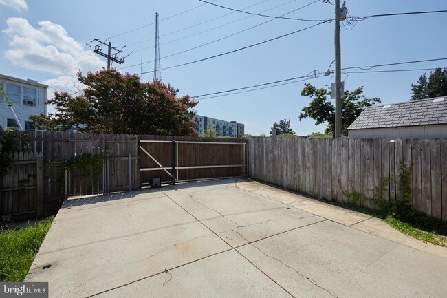 Foto del edificio - 6207 Piney Branch Rd NW