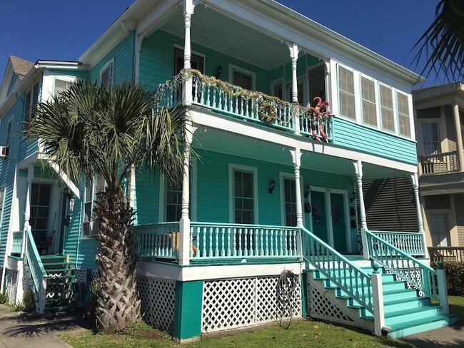 Photo - 1528 Church St Apartment