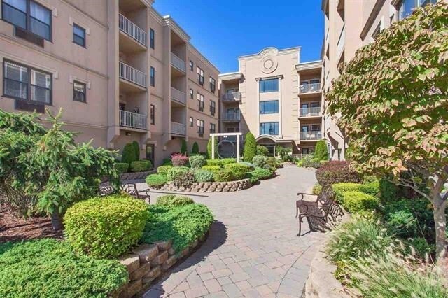 Foto principal - 8915 Bergenwood Ave