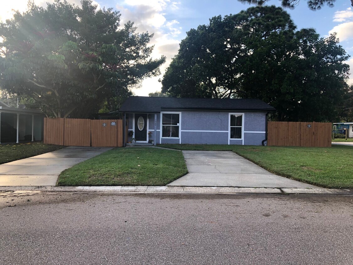 1060 41st St N, Saint Petersburg, FL 33713 House Rental in Saint