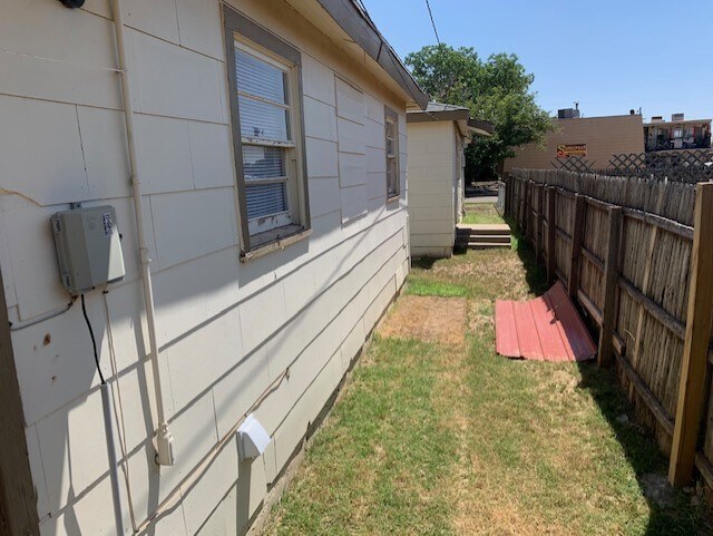 Building Photo - 6434 Avenue Q