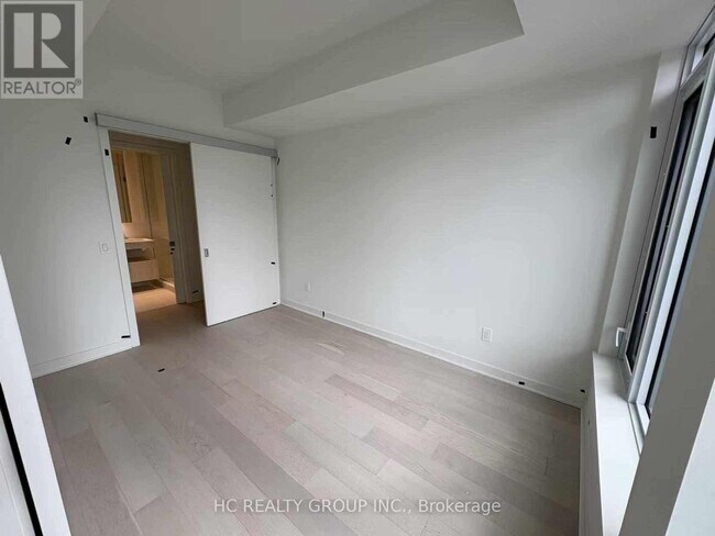 Building Photo - 1312-1311 YORKVILLE Ave