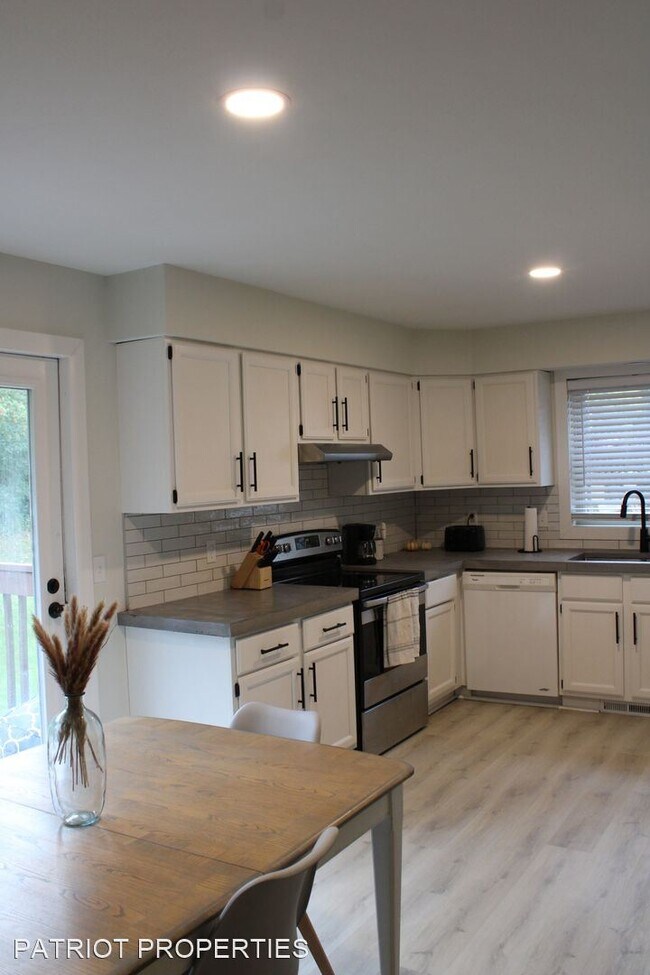 Building Photo - 3 br, 2 bath House - 5749 Lacy Rd.