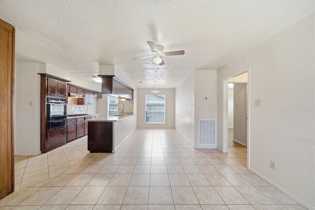 Foto del edificio - 4506 Jamaica Ln