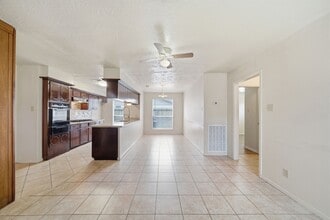 Building Photo - 4506 Jamaica Ln