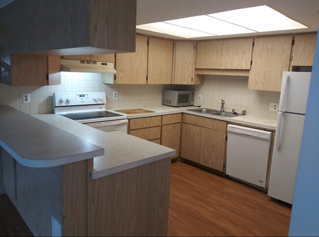 Building Photo - 615 N Keene Rd