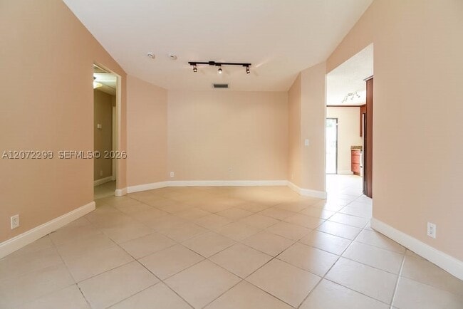 Building Photo - 6232 Country Fair Cir